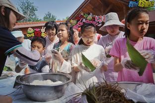 顶级大厨！范弗里特半场送出12助攻且0失误 另有2分5板