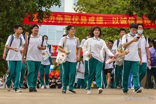 杰伦-布朗谈扣篮大赛：地板有些滑没做出我想要的动作 过程很开心